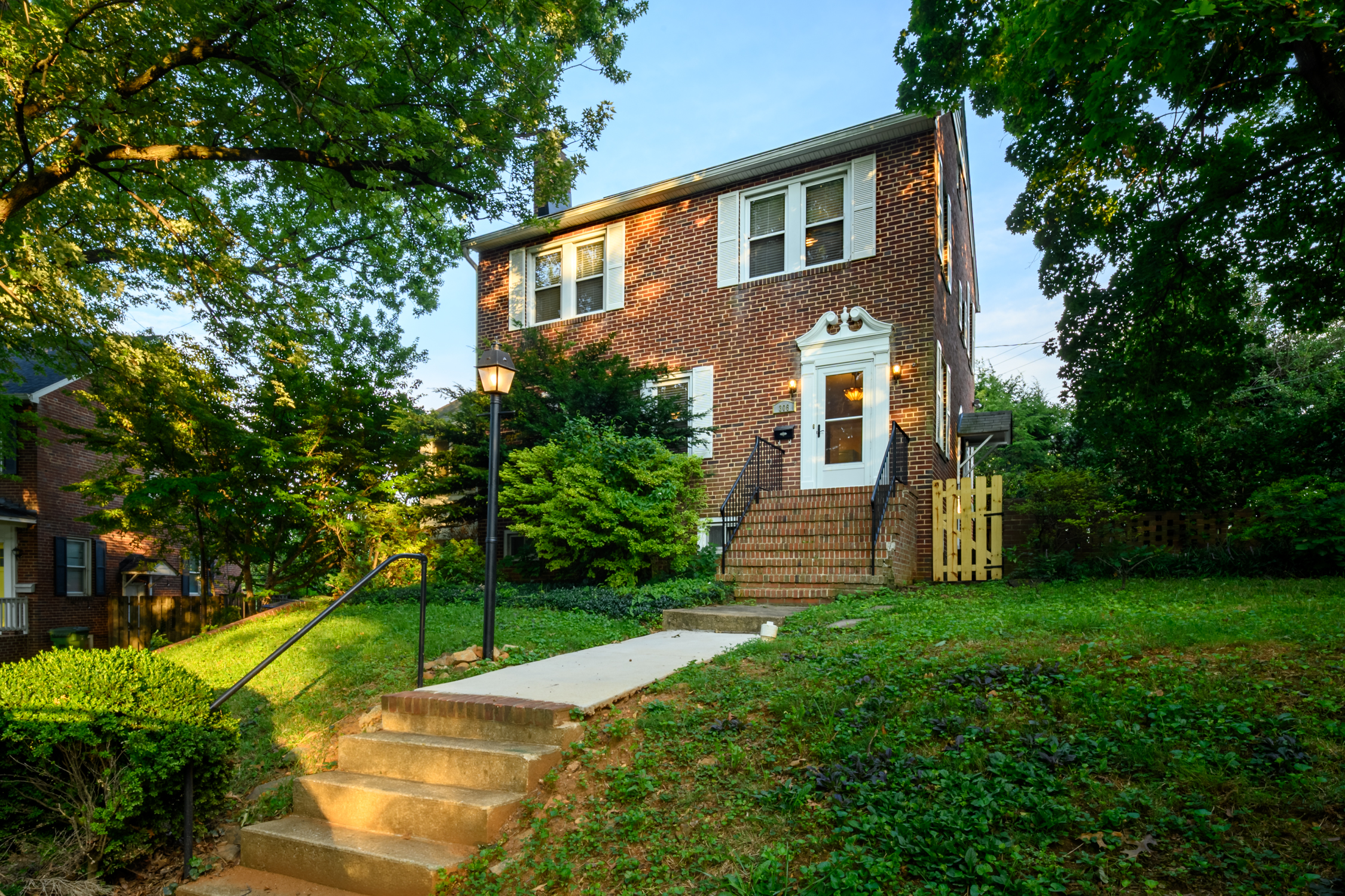306 Kingston Road