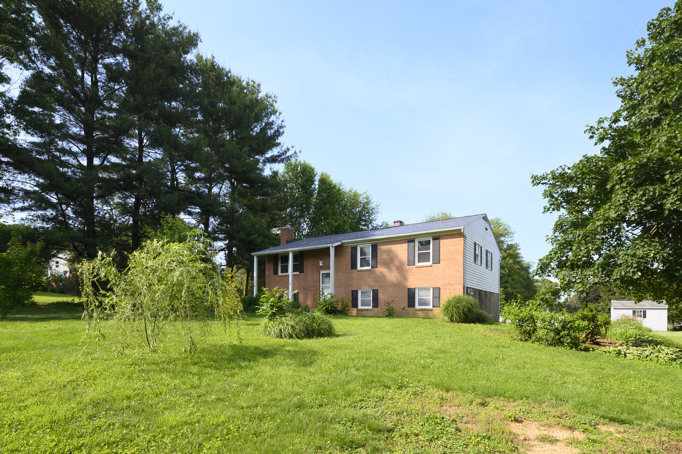 102 Roosevelt Road